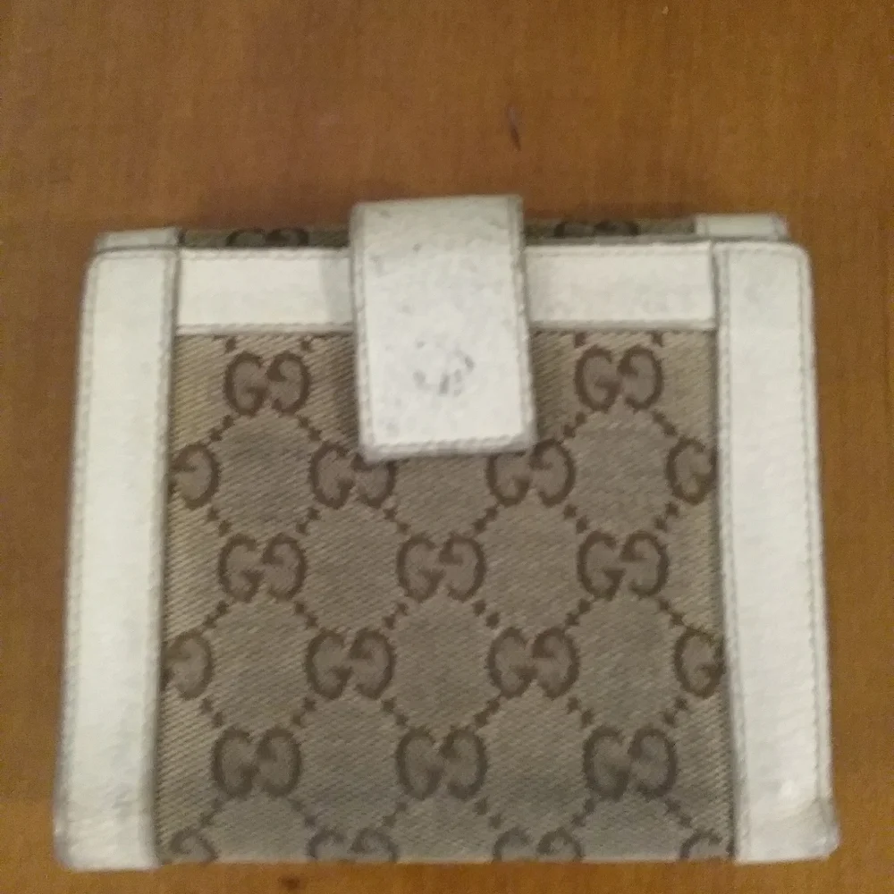 Authentic Gucci GG Wallet